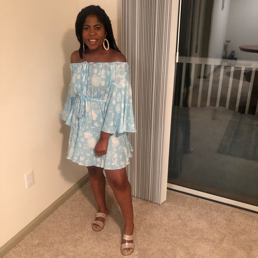 Dress with bell sleeves